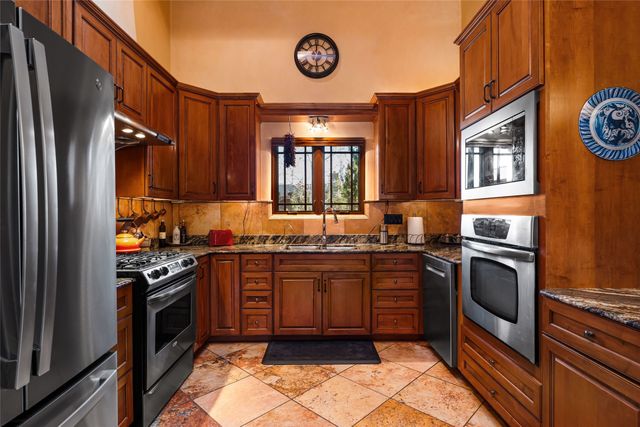 4 Calle Siete Casas, Santa Fe, NM 87507