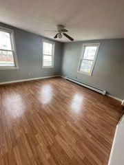 19 Elm 1, Lowell, MA 01852
