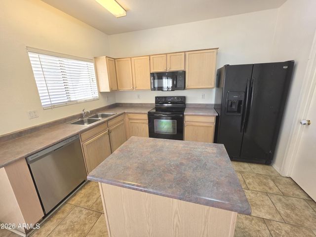30469 N PLANTATION Drive, San Tan Valley, AZ 85143