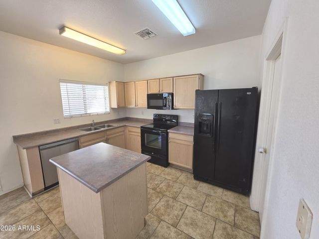 30469 N PLANTATION Drive, San Tan Valley, AZ 85143