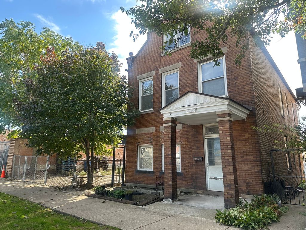 2705 W 39th Place, Chicago, IL 60632 — photo 2