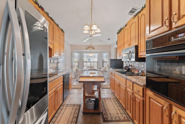 4559 Scarlet Drive, Crestview, FL 32539