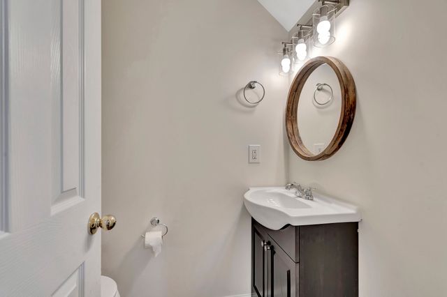 3395 Harpeth Springs Dr, Nashville, TN 37221