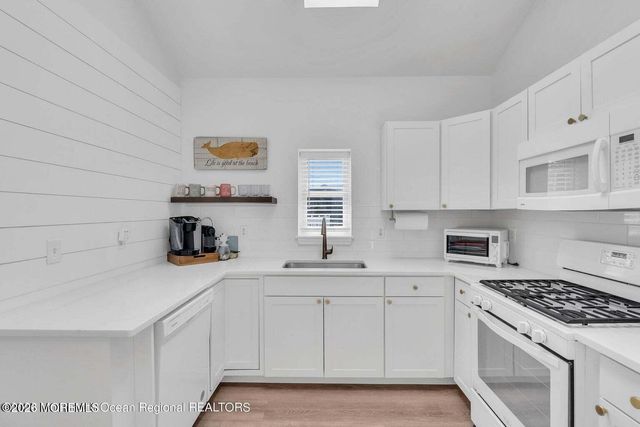 638A Redmond Avenue, Belmar, NJ 07719