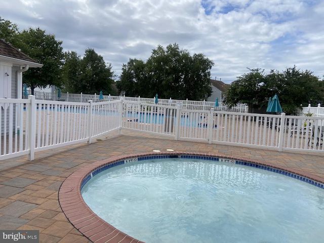 38 MAGNOLIA CT, Bordentown, NJ 08505