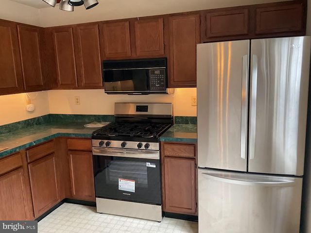 38 MAGNOLIA CT, Bordentown, NJ 08505