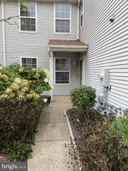 38 MAGNOLIA CT, Bordentown, NJ 08505
