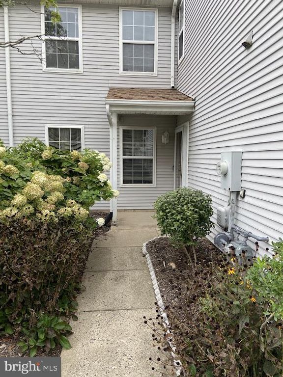 38 MAGNOLIA CT, Bordentown, NJ 08505