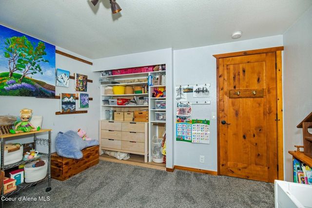 1042 N Wrenco Rd, Sandpoint, ID 83864