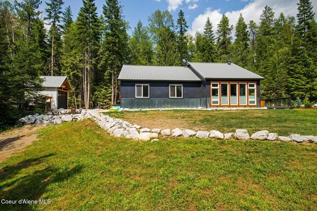 1042 N Wrenco Rd, Sandpoint, ID 83864