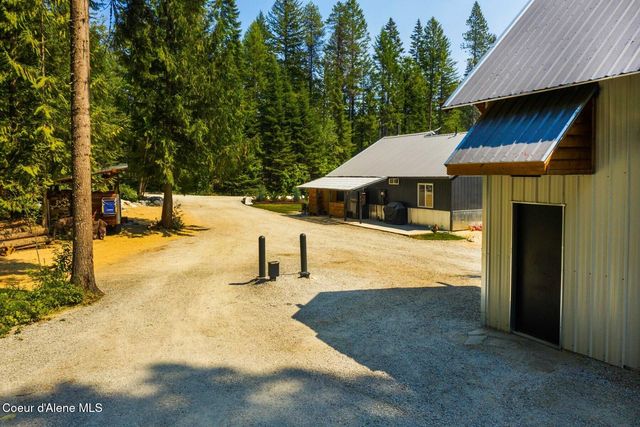 1042 N Wrenco Rd, Sandpoint, ID 83864