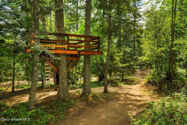 1042 N Wrenco Rd, Sandpoint, ID 83864