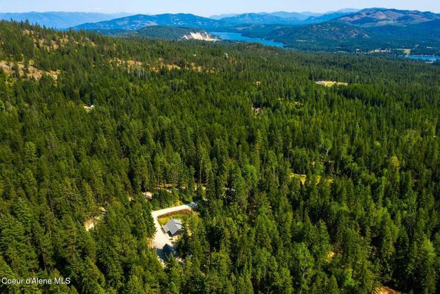 1042 N Wrenco Rd, Sandpoint, ID 83864