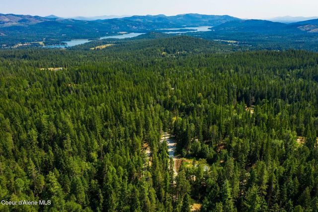 1042 N Wrenco Rd, Sandpoint, ID 83864