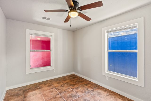 625 N Delaware Street, Irving, TX 75061