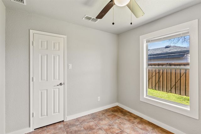 625 N Delaware Street, Irving, TX 75061