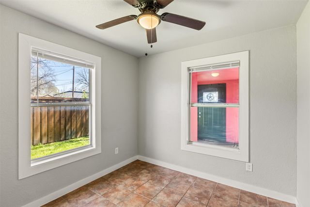 625 N Delaware Street, Irving, TX 75061