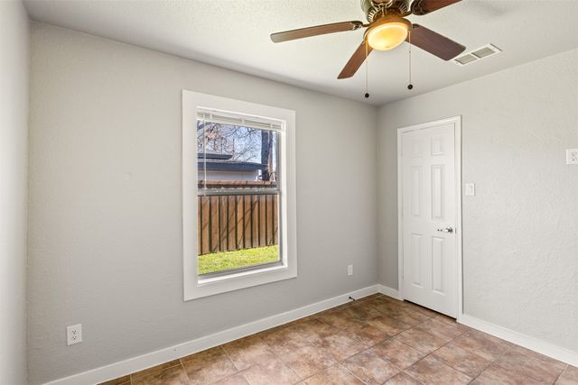 625 N Delaware Street, Irving, TX 75061