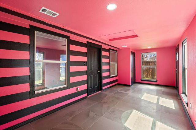 625 N Delaware Street, Irving, TX 75061