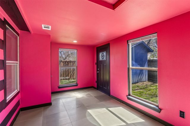 625 N Delaware Street, Irving, TX 75061