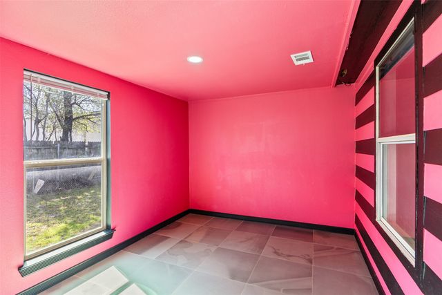 625 N Delaware Street, Irving, TX 75061