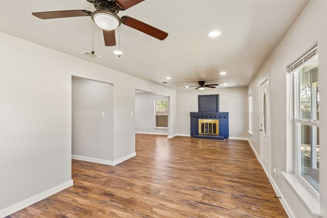 625 N Delaware Street, Irving, TX 75061