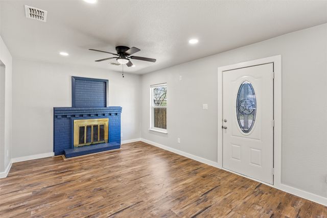 625 N Delaware Street, Irving, TX 75061