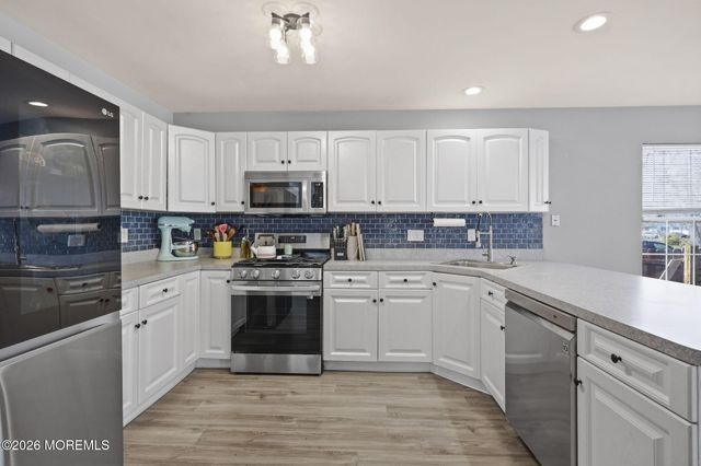 360 River Terrace, Toms River, NJ 08755