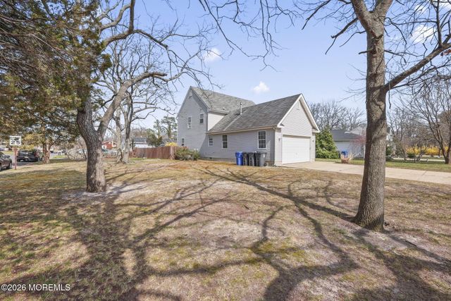 360 River Terrace, Toms River, NJ 08755