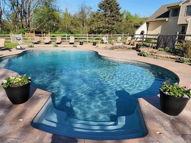 9 Mayflower Court, Warwick, NY 10990