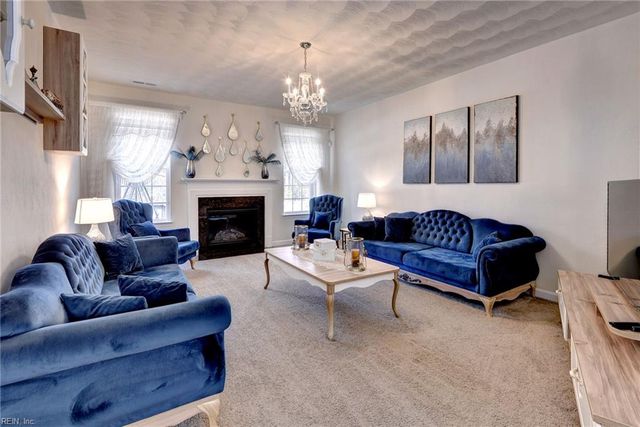 14 Firefly LN, Hampton, VA 23666