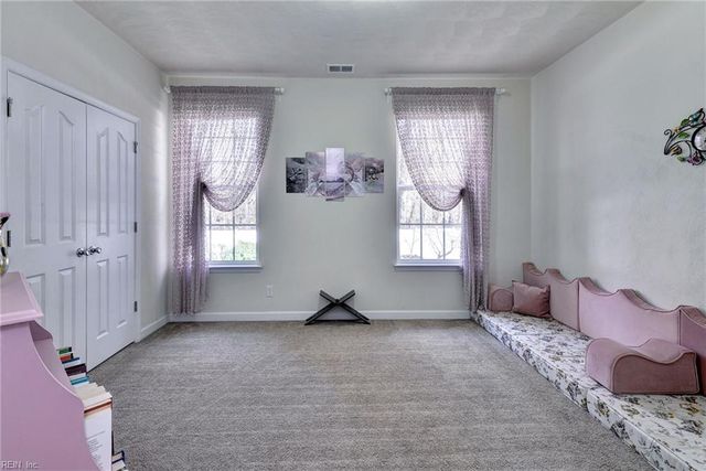 14 Firefly LN, Hampton, VA 23666