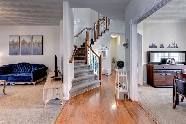 14 Firefly LN, Hampton, VA 23666