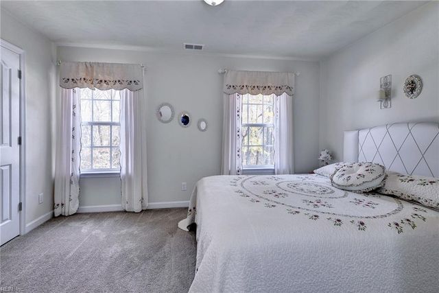 14 Firefly LN, Hampton, VA 23666