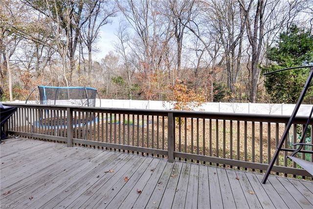 14 Firefly LN, Hampton, VA 23666