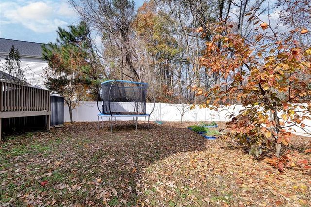 14 Firefly LN, Hampton, VA 23666