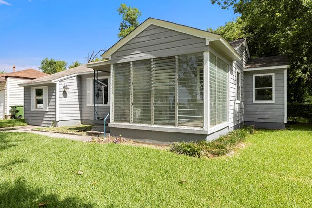 1513 Davis Boulevard, Garland, TX 75042