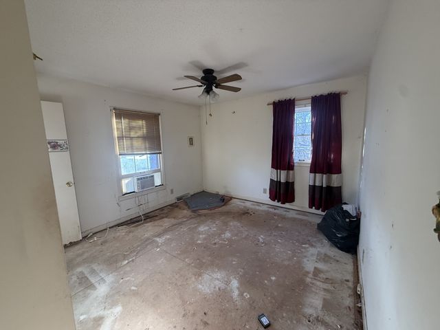 2218 Stokes Rd, Clarksville, TN 37043