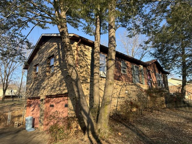 2218 Stokes Rd, Clarksville, TN 37043