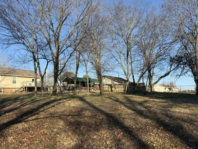 2218 Stokes Rd, Clarksville, TN 37043