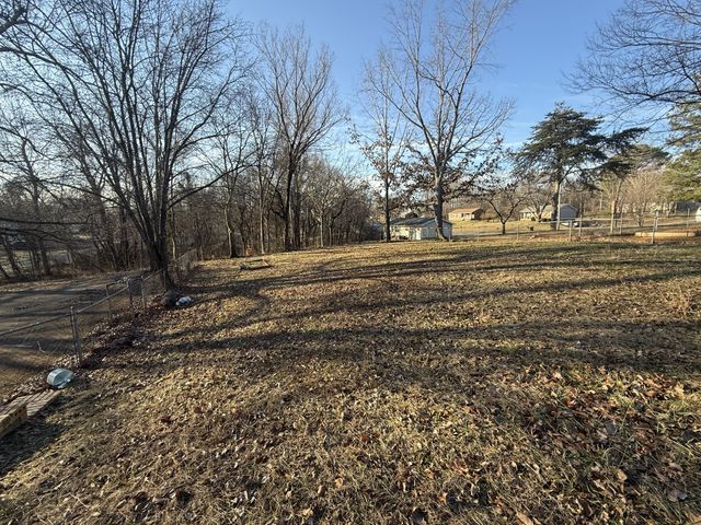 2218 Stokes Rd, Clarksville, TN 37043