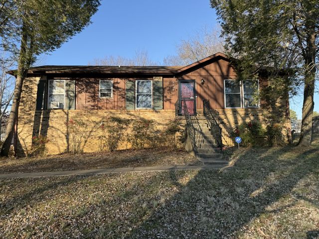 2218 Stokes Rd, Clarksville, TN 37043