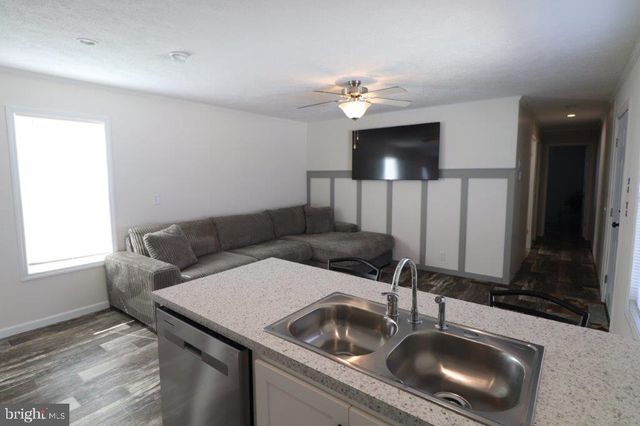 5016 OLD TIMBER RD, Stroudsburg, PA 18360