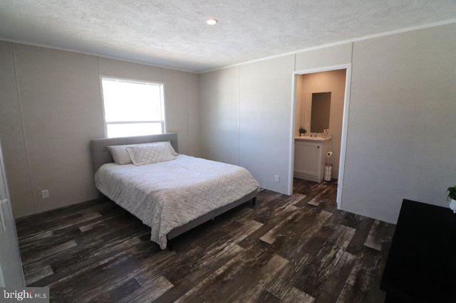 5016 OLD TIMBER RD, Stroudsburg, PA 18360