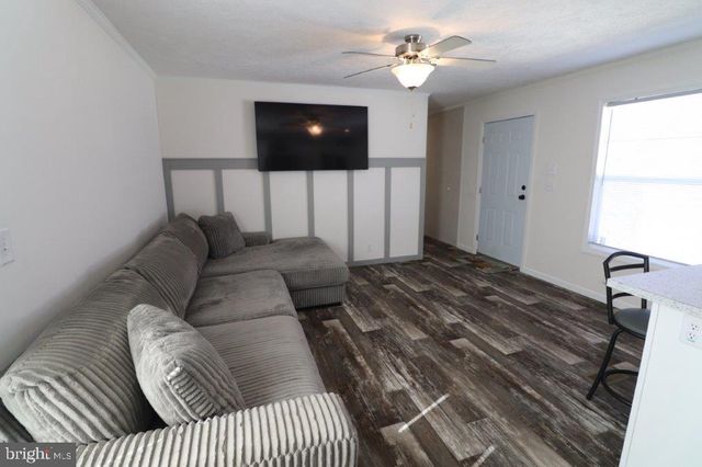 5016 OLD TIMBER RD, Stroudsburg, PA 18360