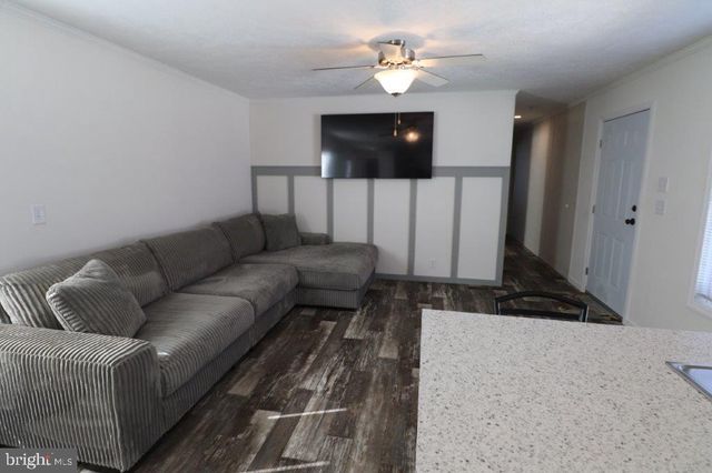 5016 OLD TIMBER RD, Stroudsburg, PA 18360