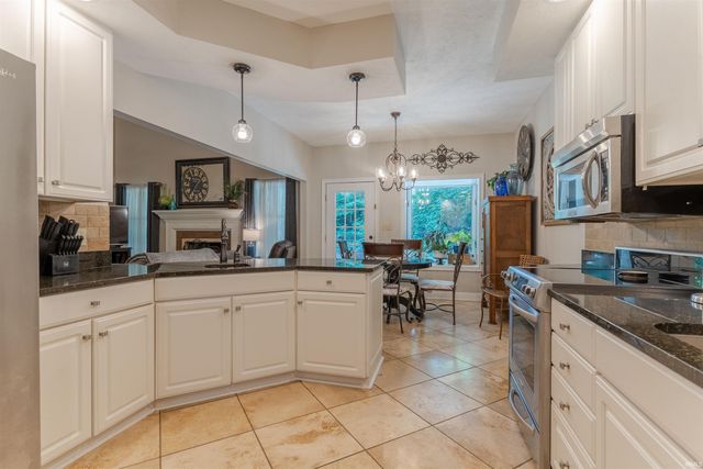2200 Eaglewood Drive, Newburgh, IN 47630