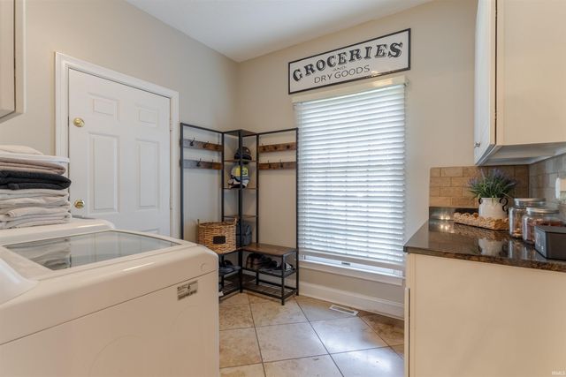 2200 Eaglewood Drive, Newburgh, IN 47630