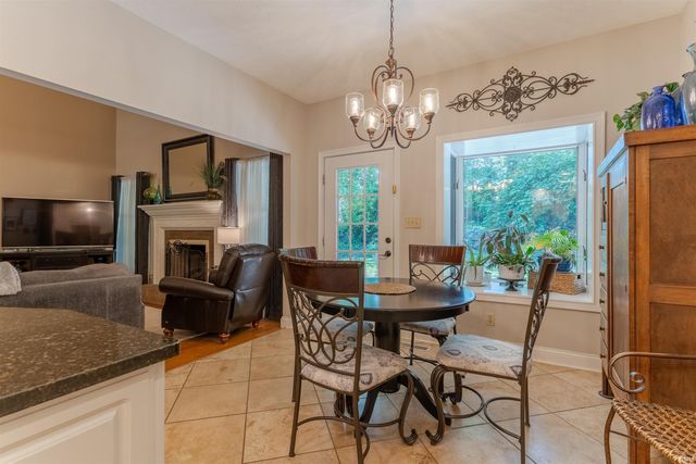 2200 Eaglewood Drive, Newburgh, IN 47630