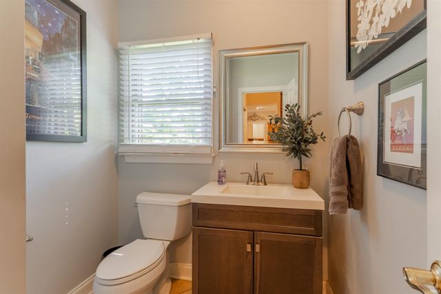 2200 Eaglewood Drive, Newburgh, IN 47630